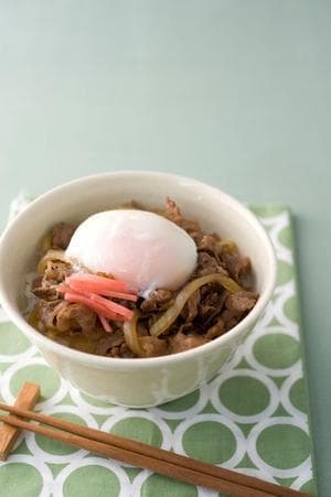牛丼の温たまのせ