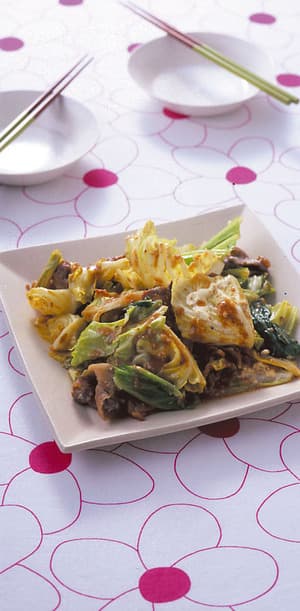 キャベツと豚肉のごまみそマヨ炒め