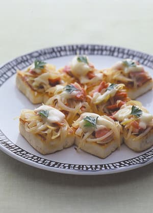 豆腐と鮭のピザ風