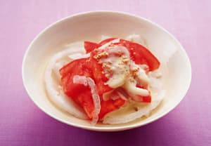 トマトと新玉ねぎのサラダ