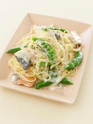 鮭と春野菜のクリームパスタ