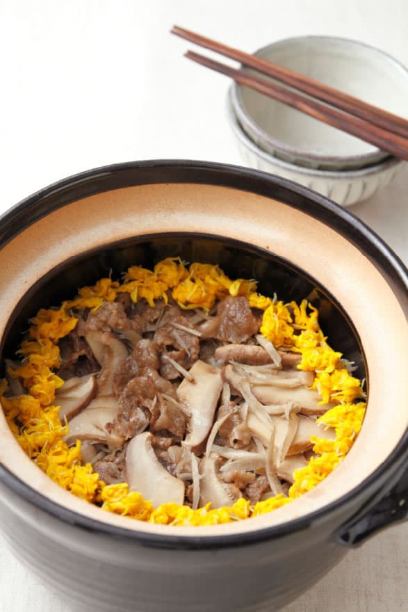 菊とあわび茸の牛肉ご飯