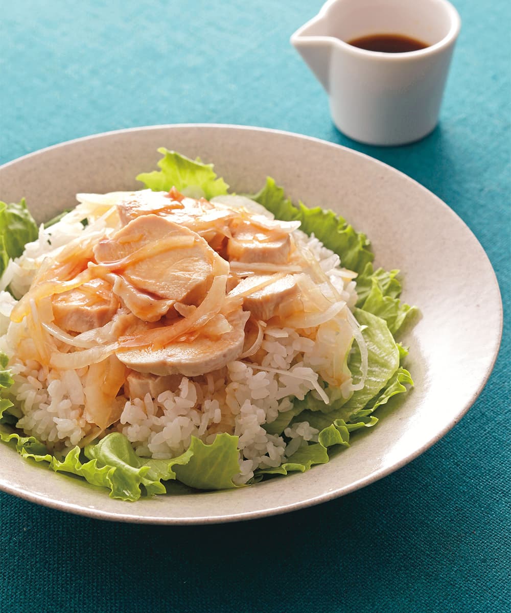蒸し鶏のせご飯