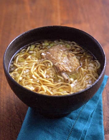 スペアリブのしょうゆラーメン