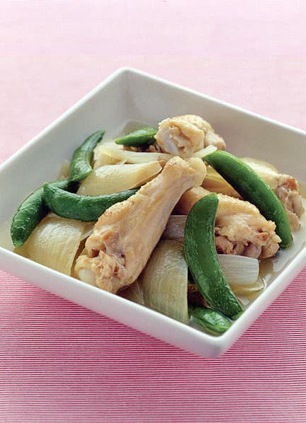 スナップえんどうと手羽元のスープ煮