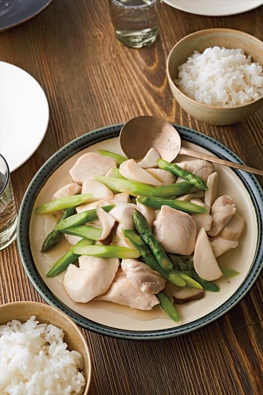 アスパラと鶏胸肉の中華風炒め煮