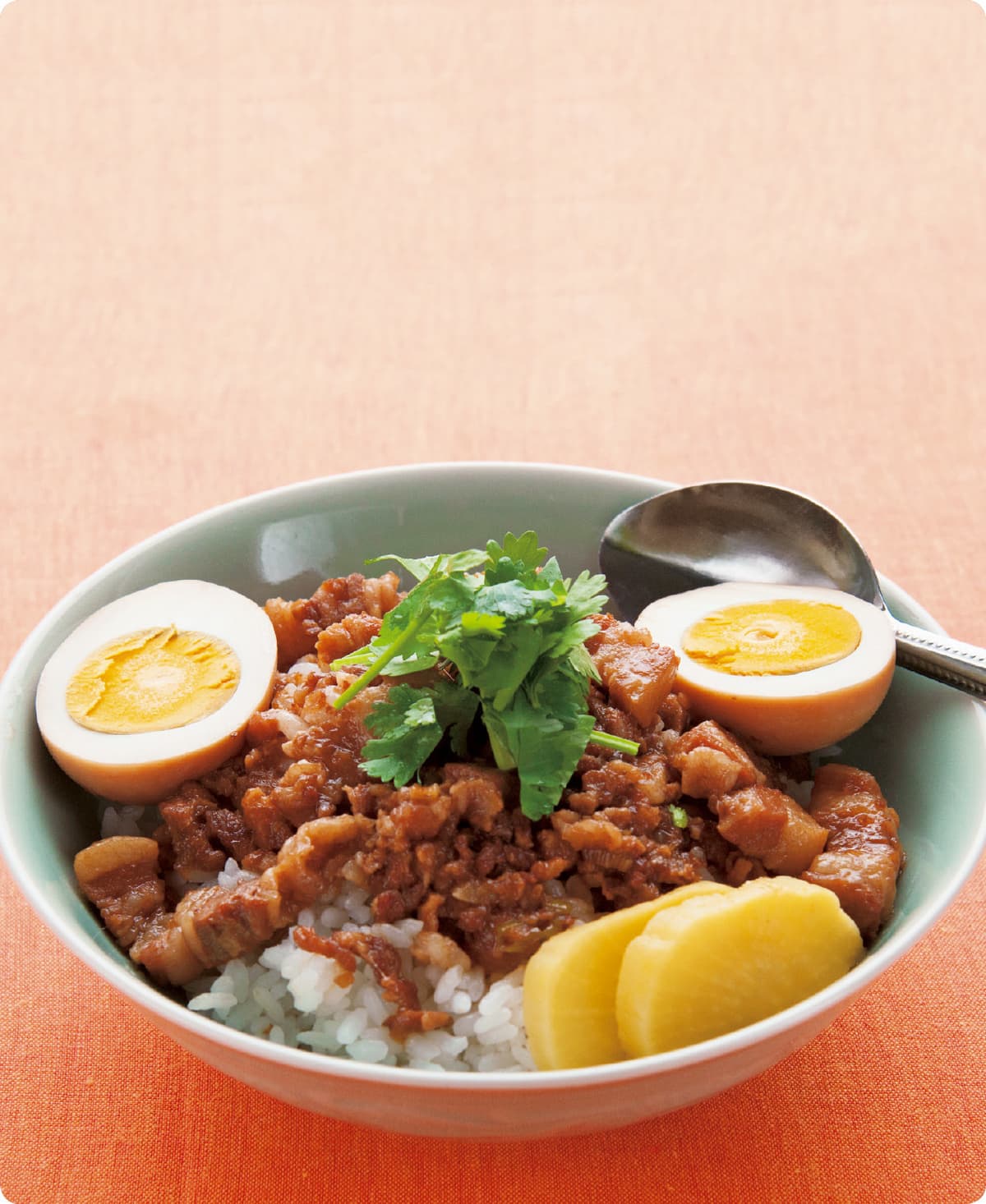 魯肉飯（ルーローファン）