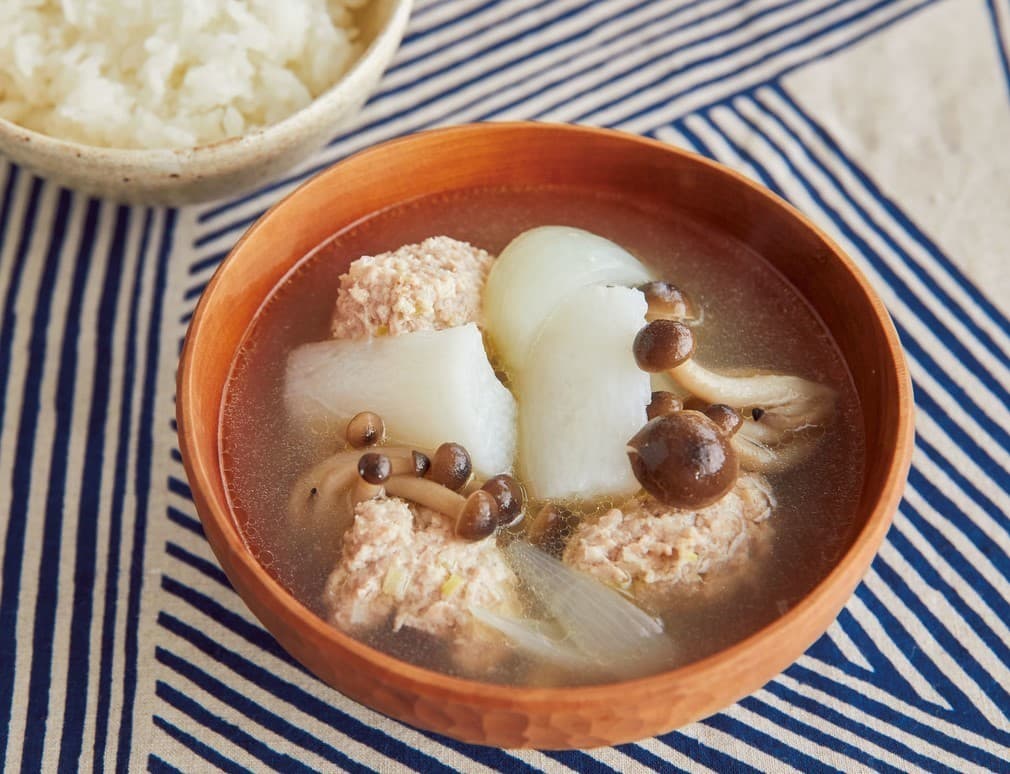 鶏つくねと長いものうま塩スープ