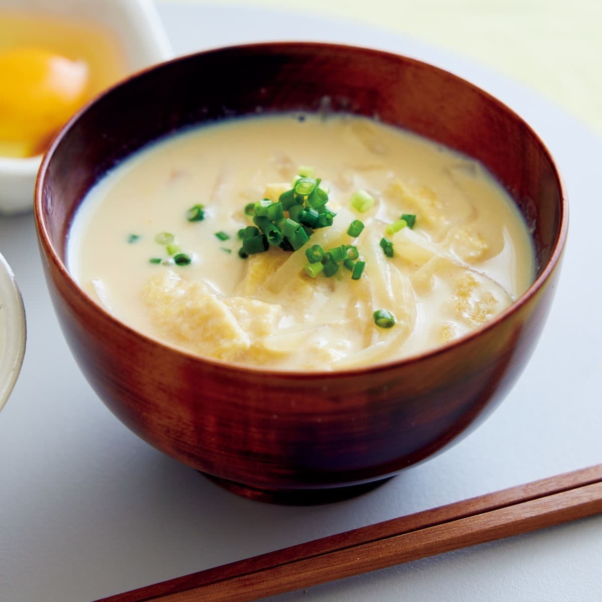 大根と油揚げの豆乳みそ汁