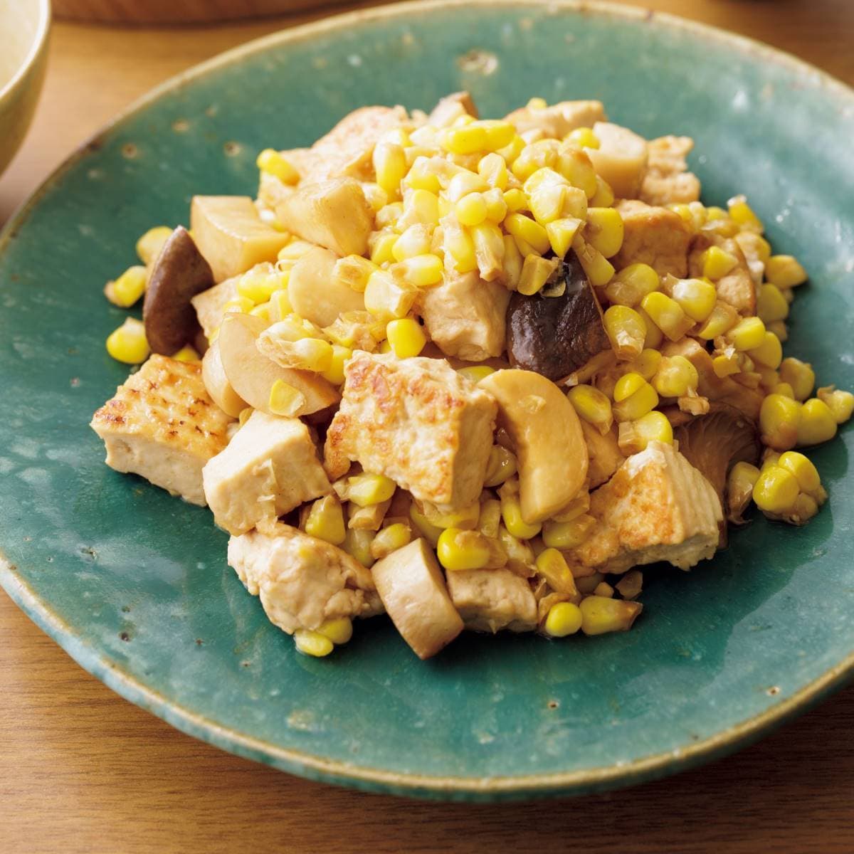 豆腐ととうもろこしのバターしょうゆ炒め