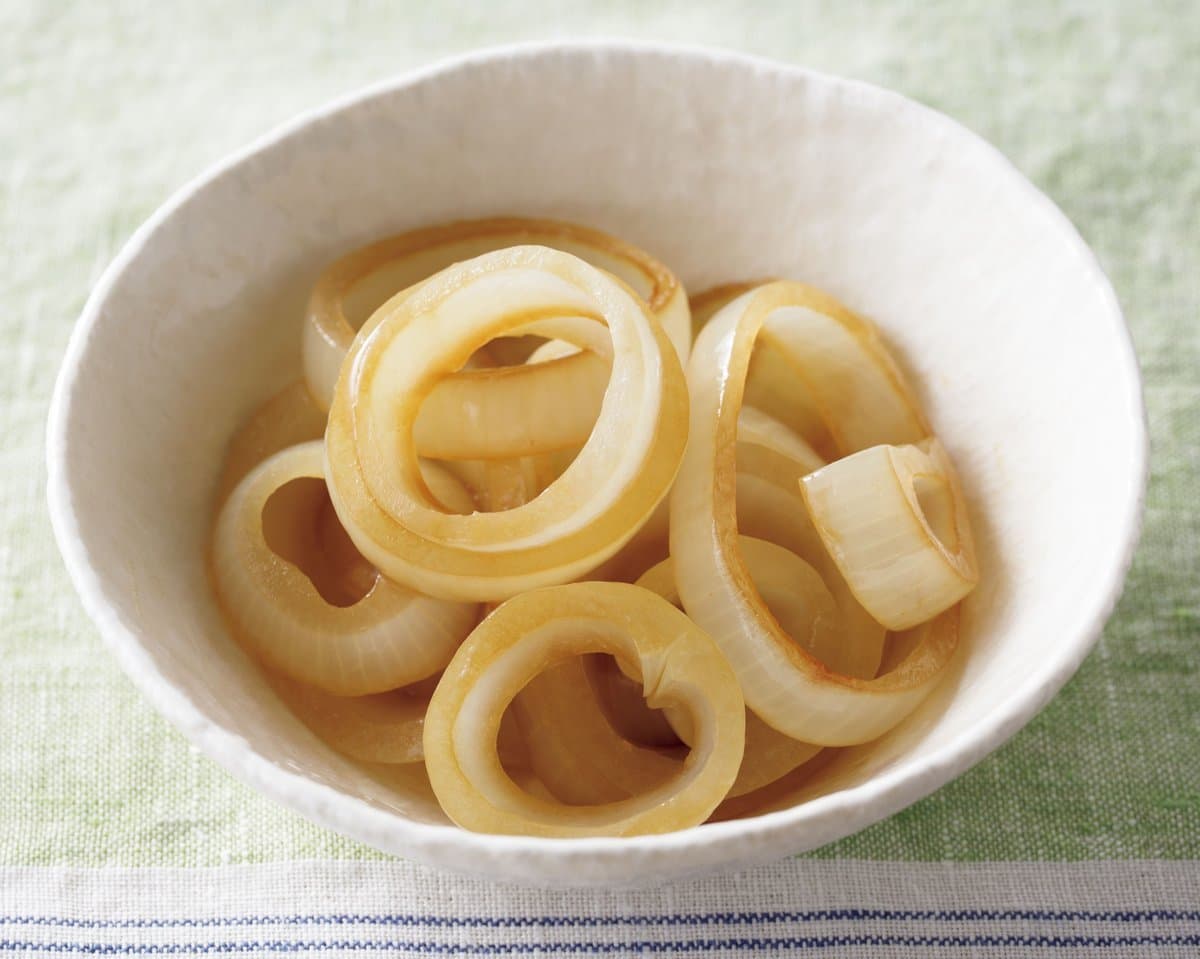 玉ねぎのバタポン蒸し