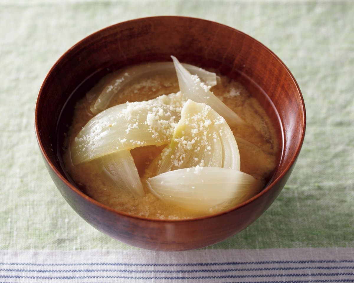 玉ねぎのチーズみそ汁