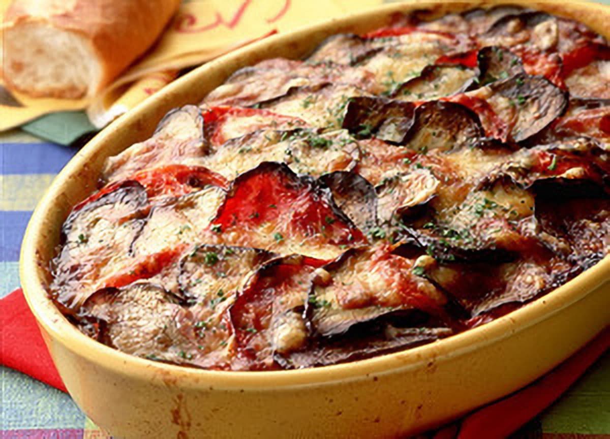 なすと牛ひき肉のトマトグラタン