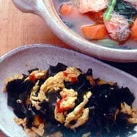 卵とわかめのピリ辛あえ