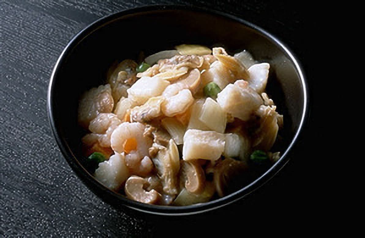 シーフードと野菜のワイン蒸し