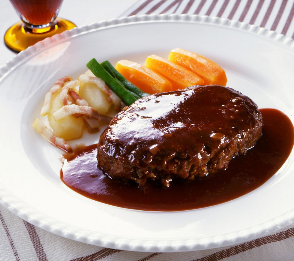 洋食屋さんのハンバーグ