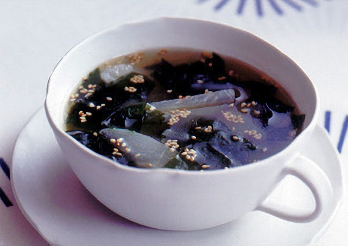 大根とわかめのスープ