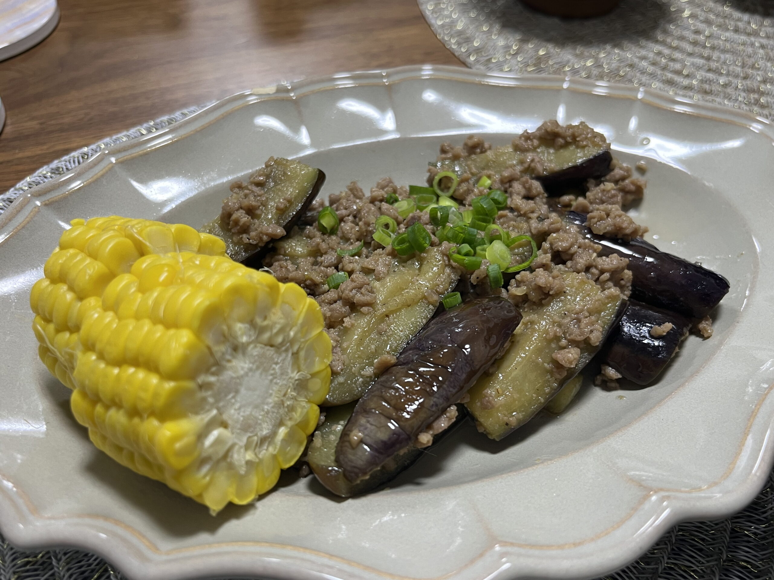 とうもろこしと麻婆茄子