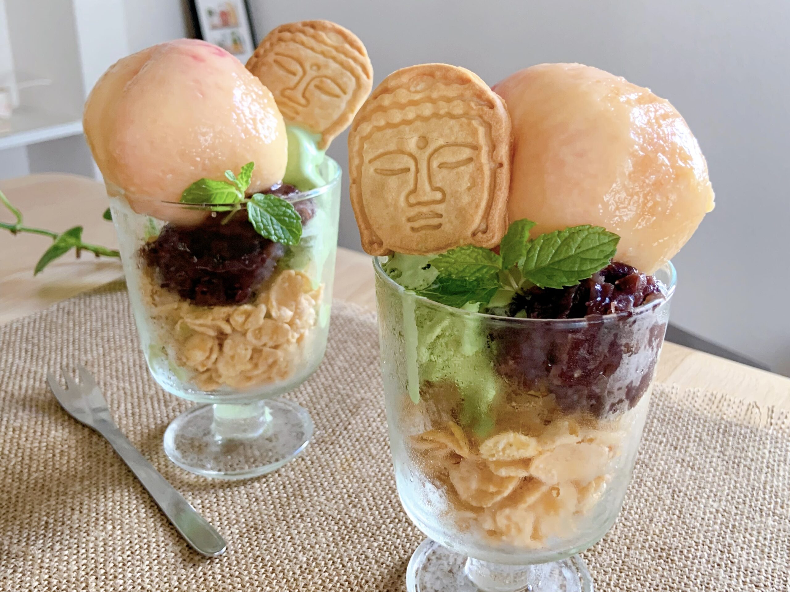 桃を丸ごと1個使った桃の和風パフェ