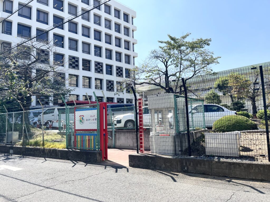 ロッテ浦和工場見学専用入口おかしの学校