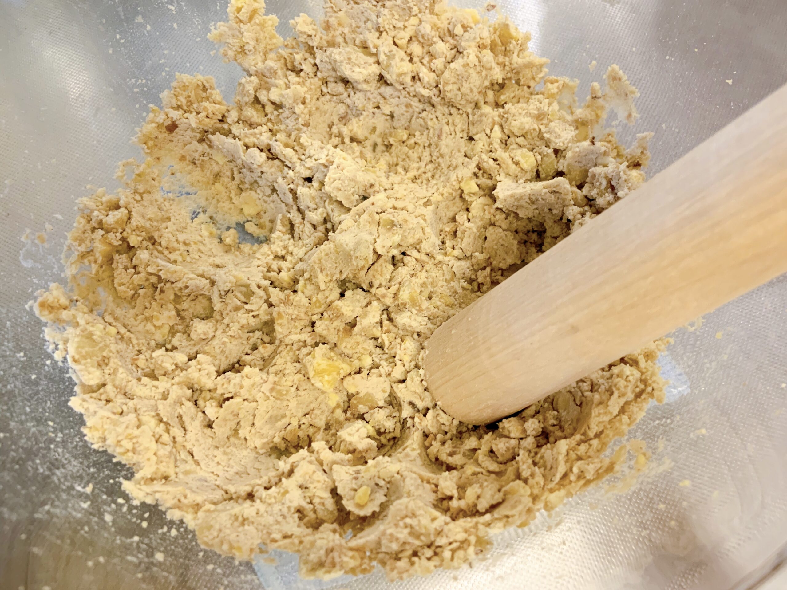 栗きんとんを作るために蒸した栗をつぶしたところ