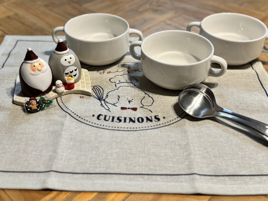 ナチュラルキッチンで購入した商品
スープカップとスープスプーンとクリスマスオブジェ