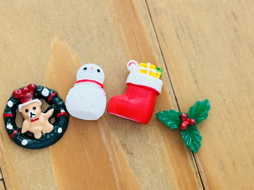 ミニチュアオブジェ
雪だるま
リースとくま
靴下
もみの木