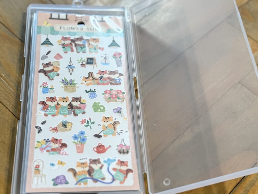 ダイソー100均で購入したシートシール収納ケースM