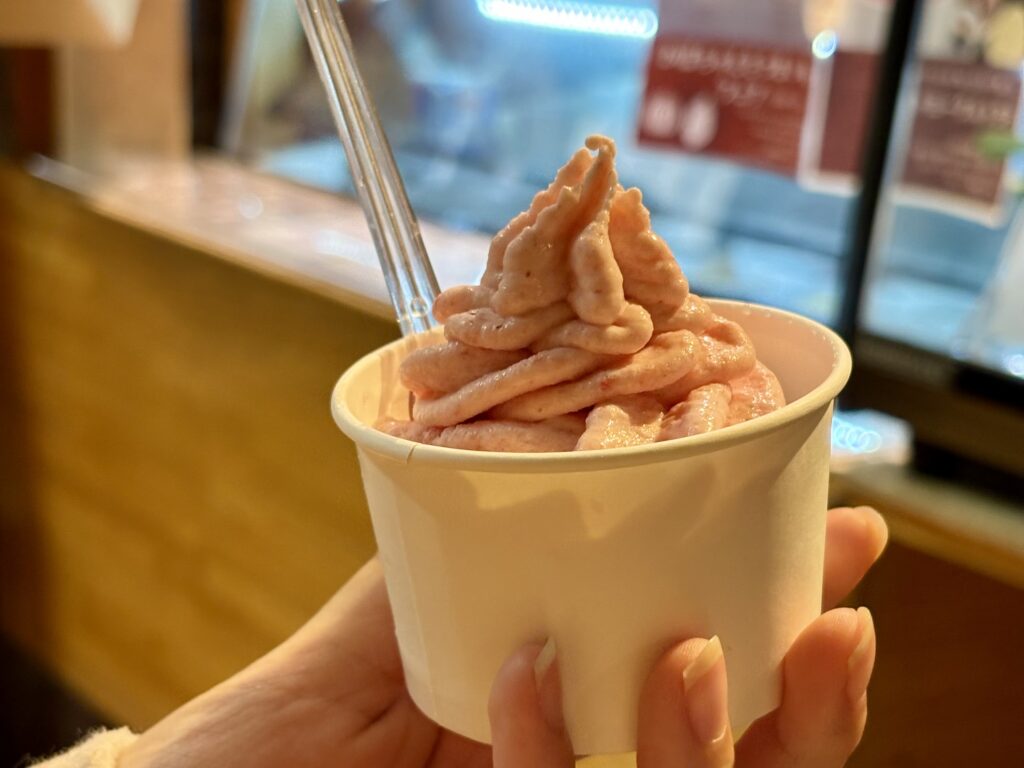 ウッドベリーズ吉祥寺のいちご生フローズンヨーグルト