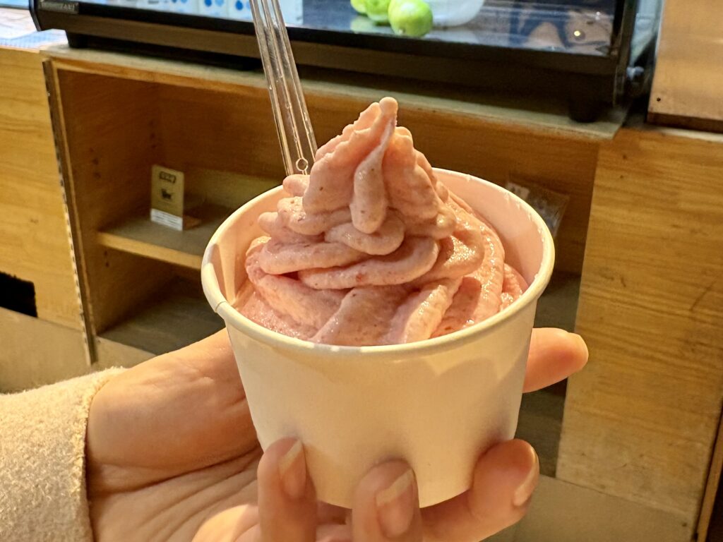 ウッドベリーズ吉祥寺のいちご生フローズンヨーグルト