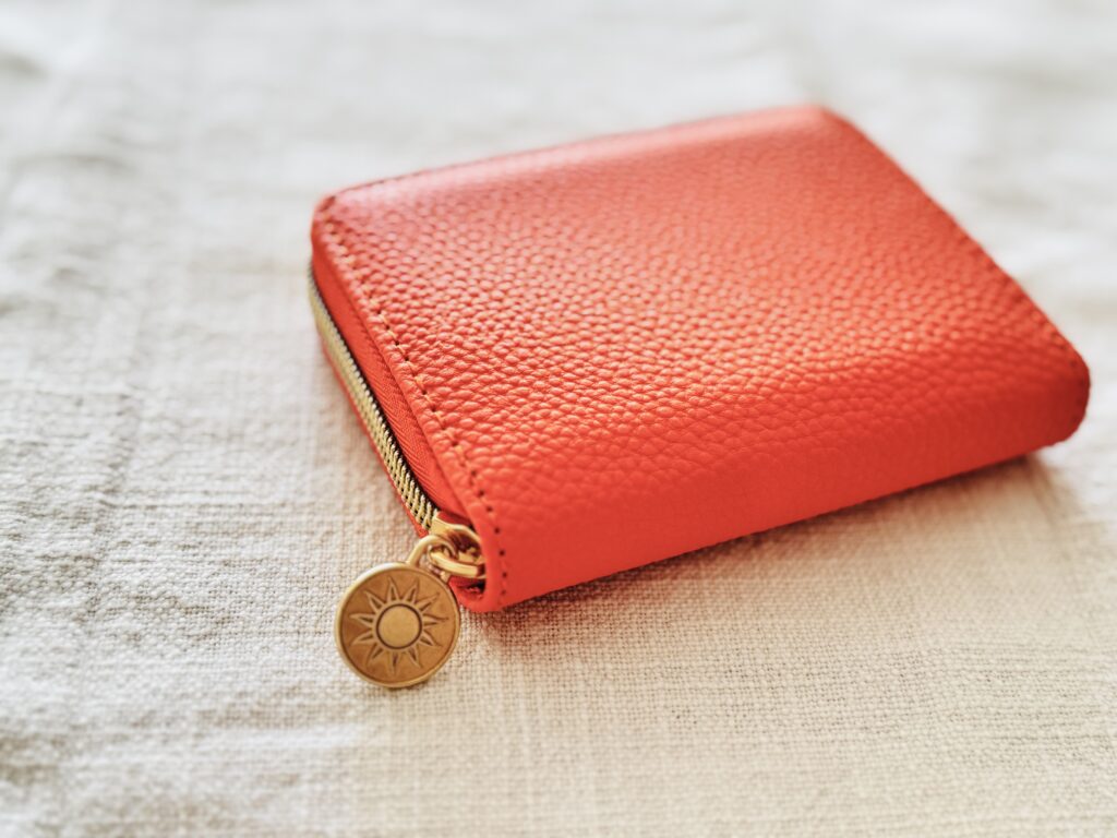 オレンジとゴールドの金運アップ財布