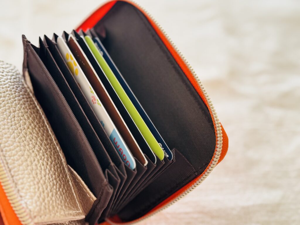 カード収納８枚の財布