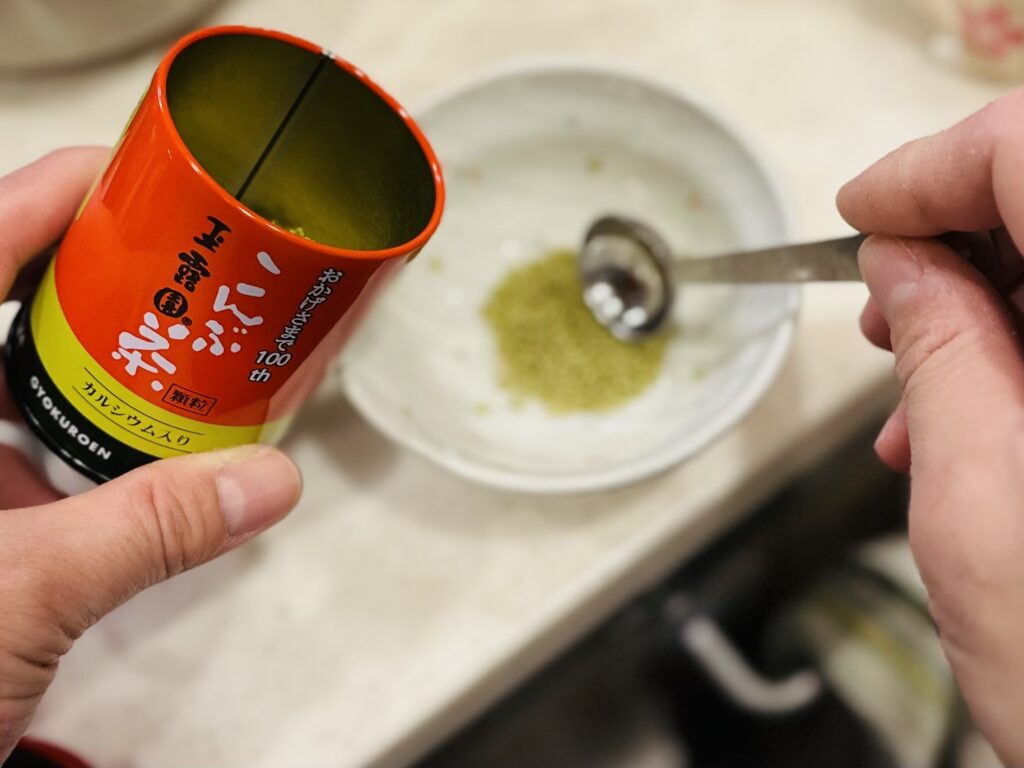 こんぶ茶を天ぷら粉に混ぜる