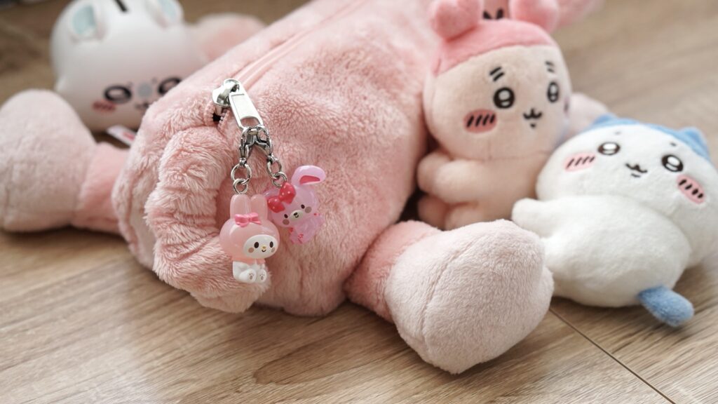 がちゃがちゃ、カプセルトイ、ガシャポン、長女と楽しんでいます。くれよんしんちゃん、しずくちゃん、みっこちゃん、ちいかわ、ピクミン、たまごっちなど。