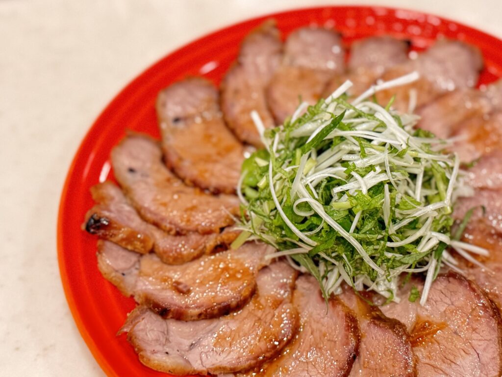 煮豚
香味野菜を添えて