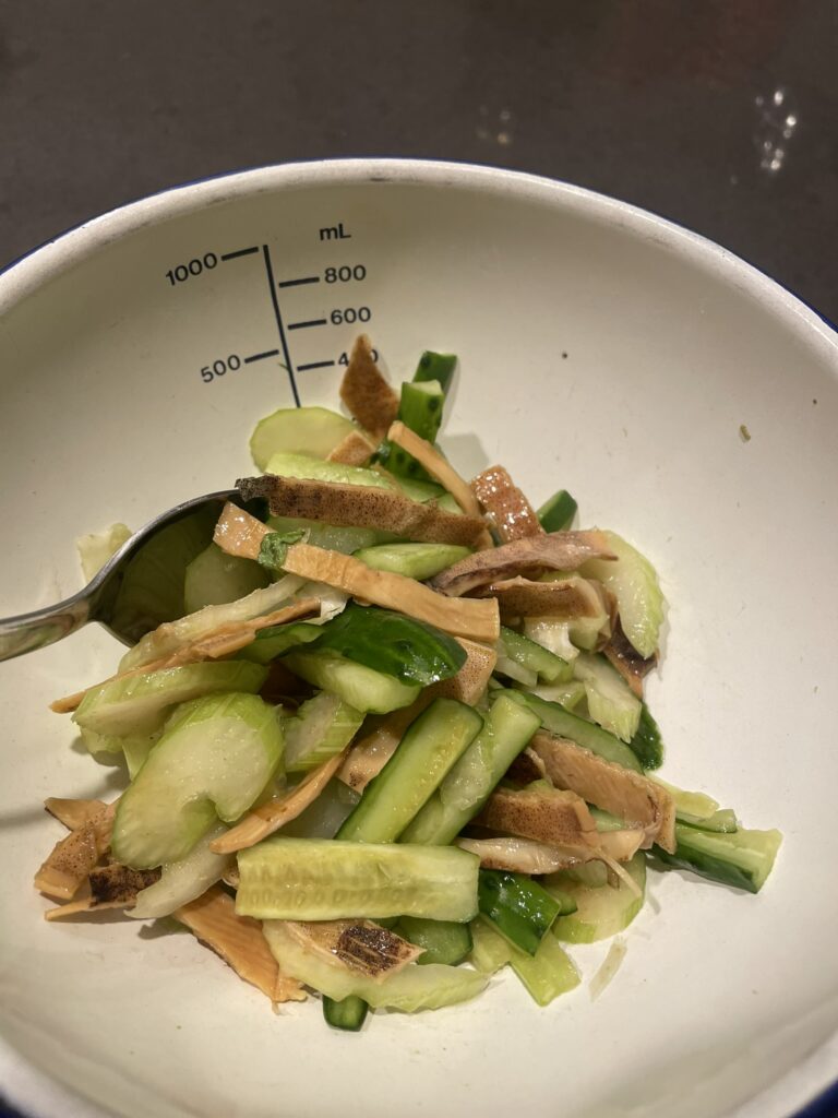 一晩置いたあたりめとセロリの和え物