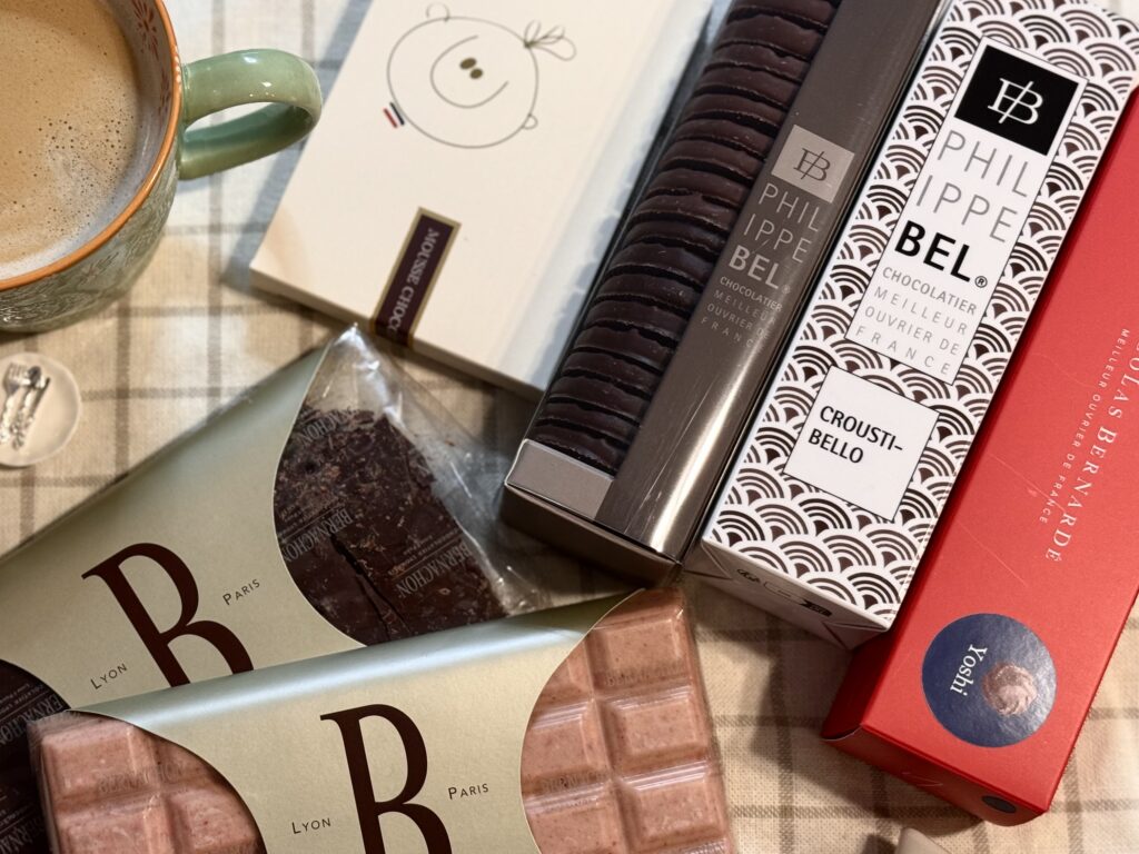 サロショオンラインで購入したチョコレート コーヒーと共に