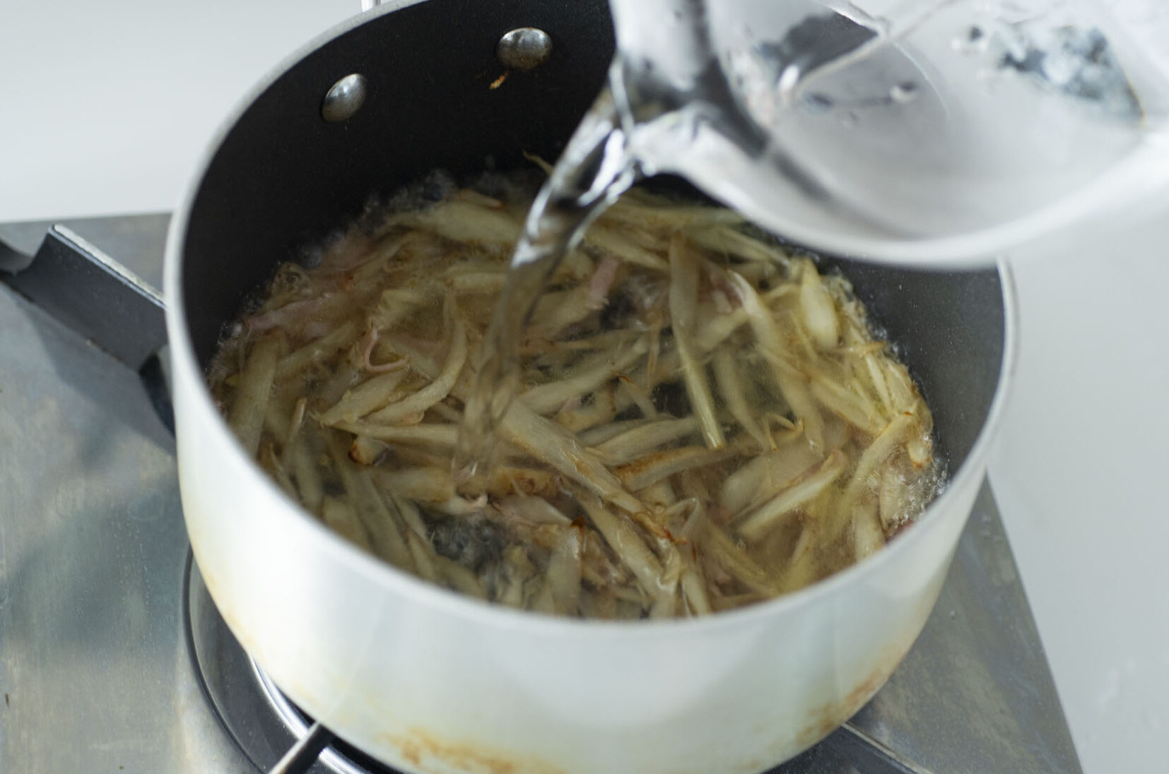 スープを作っている様子