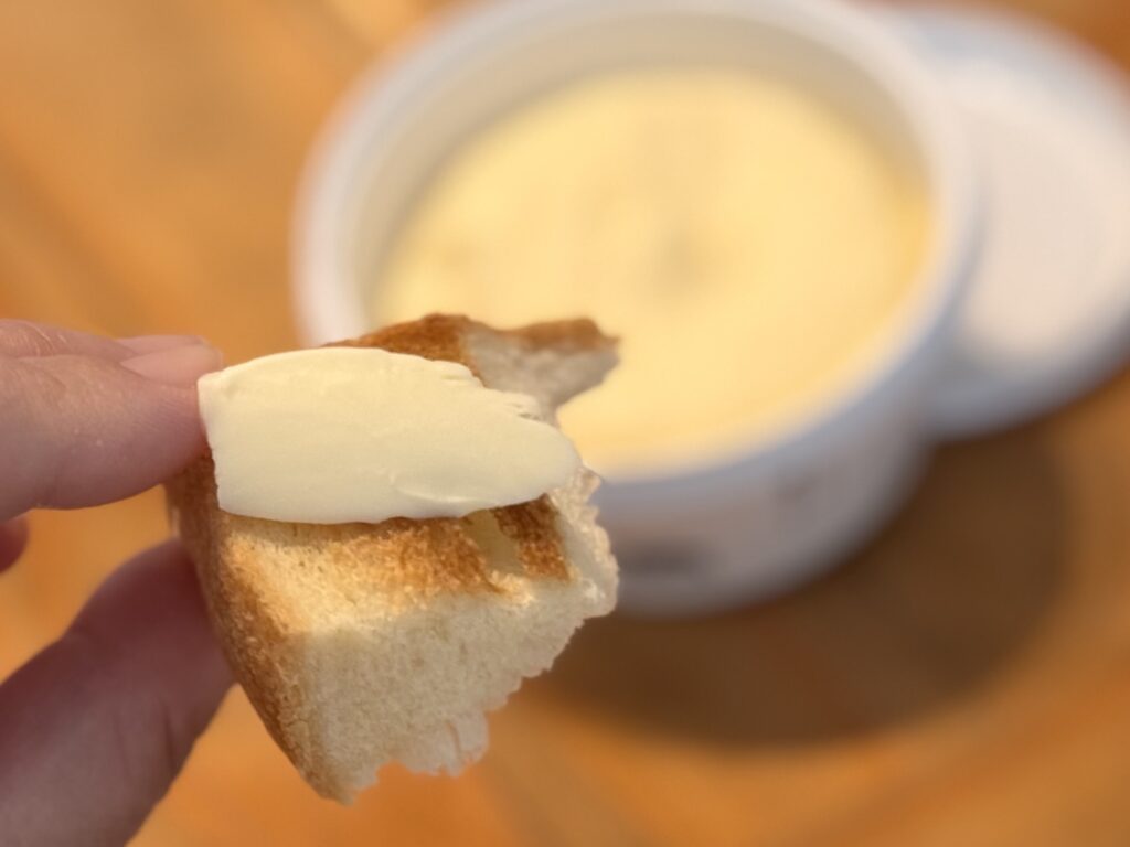 食パンとバター