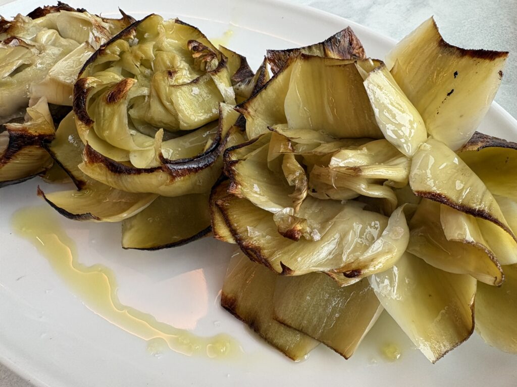 スペインのアーティチョーク料理、Flores de alcachofas a la plancha