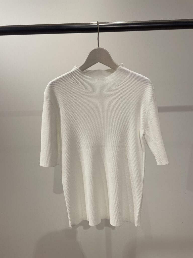 UV カットレーヨンブレンドハイネックリブセーター