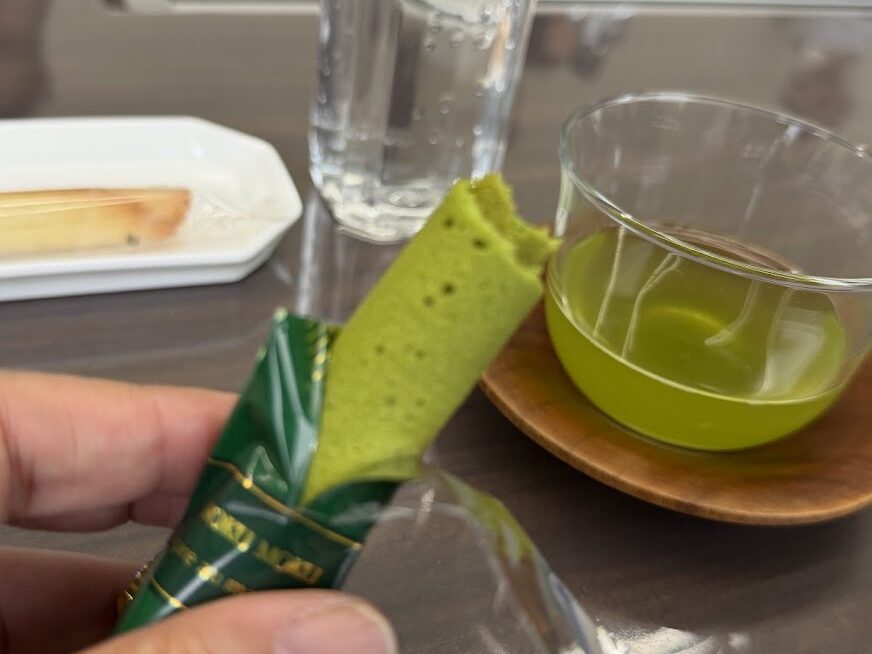 実食中!