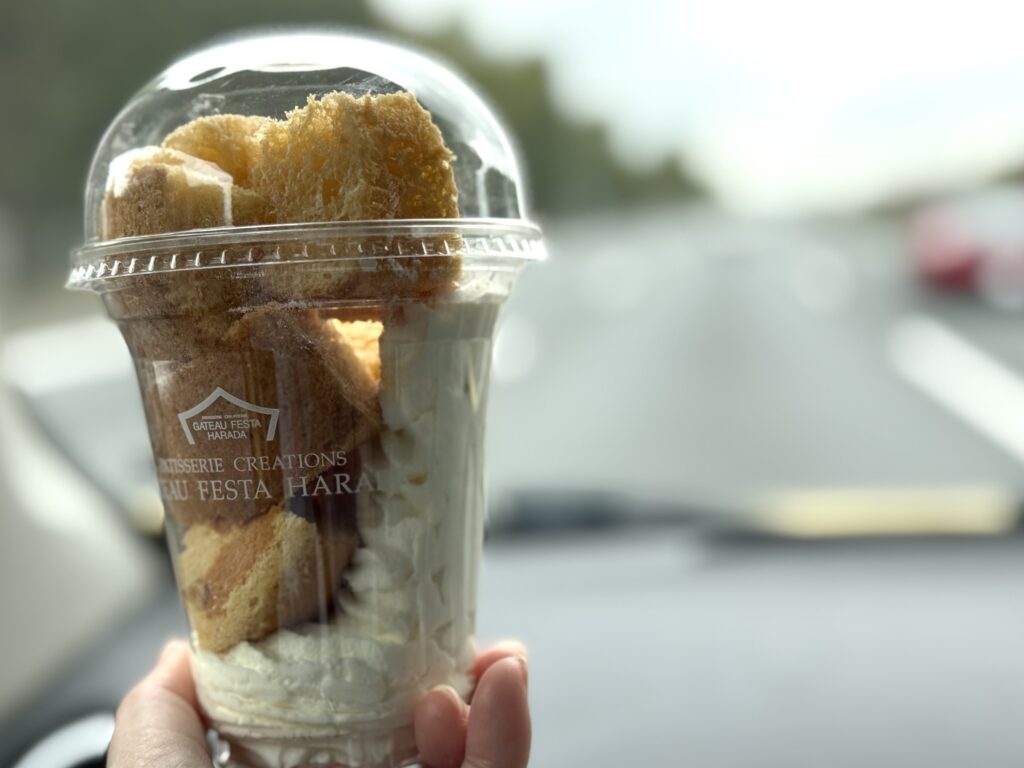 生菓子
シフォンケーキと生クリーム