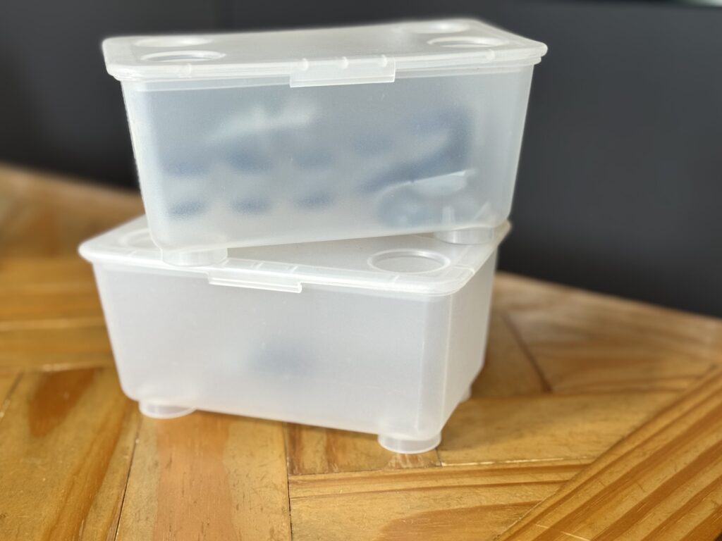 蓋付のコンタクトケース