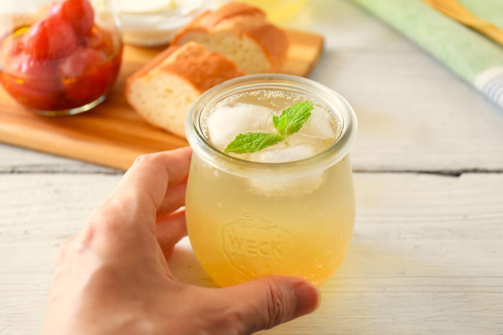 手に収まりやすい大きさなのでドリンクにも！