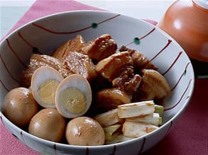 豚肉とゆで卵のしょうゆ煮